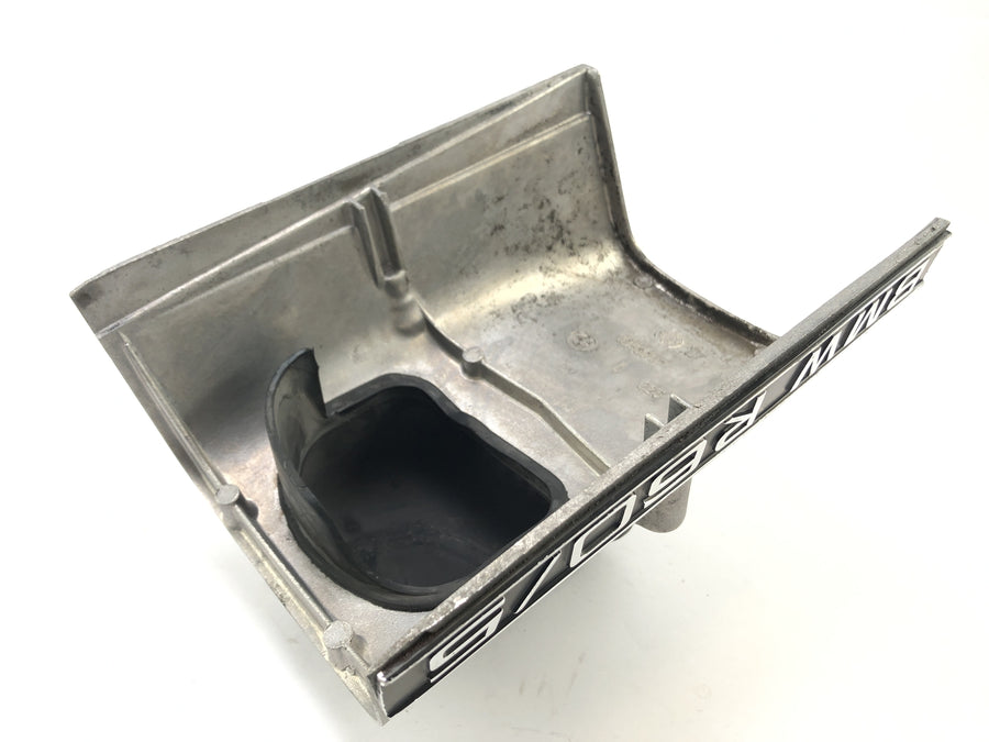 BMW R 60/5 [1973] - Air filter cover above engine cover