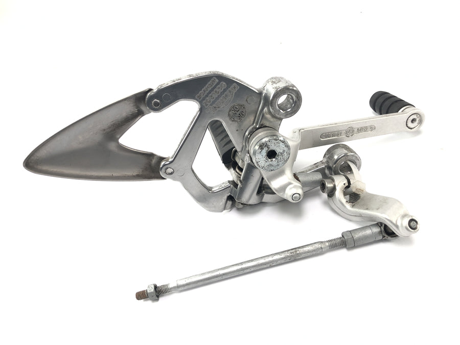 Triumph Sprint ST 1050 [2005] - voetsteunende systeem voor voetsteunen voetsteun voetsteunen aan de linkerkant met schakelpedaal en koppeling