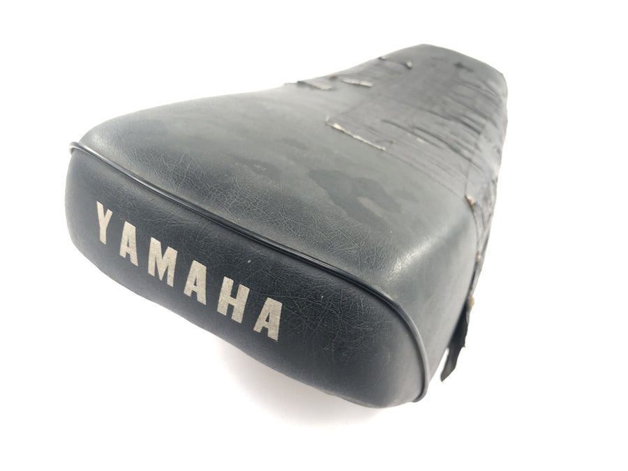 Yamaha DT 175 2K4 [1982] - Sitzbank Sitz Sitzpolster Bank Bezug defekt