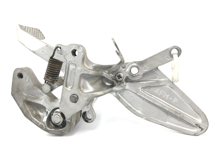 Yamaha YZF 750 R 4HN [1995] - Voetsteunsysteem bestuurder rechts met rempedaal