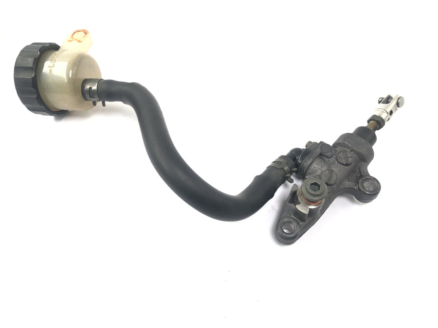 Yamaha YZF R1 RN01 [1998] - Brake pump behind