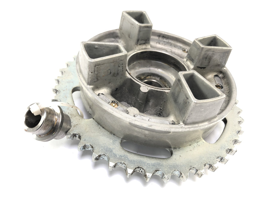 Kawasaki VN 800 Classic [2000] - Sprocket carrier with sprocket Z42