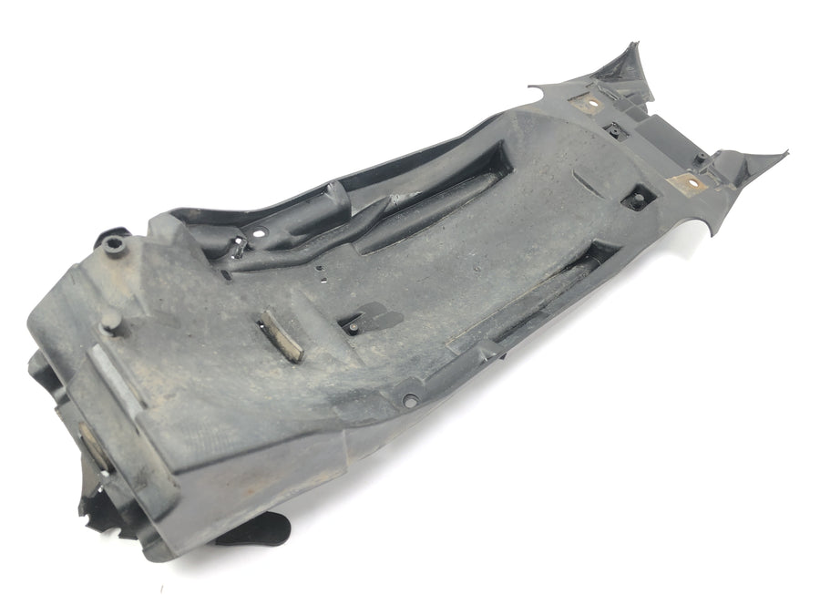 BMW R 1200 GS Adventure R12 [2012] - Inner Fender Splash Protection Covering Reiniging aan de achterkant