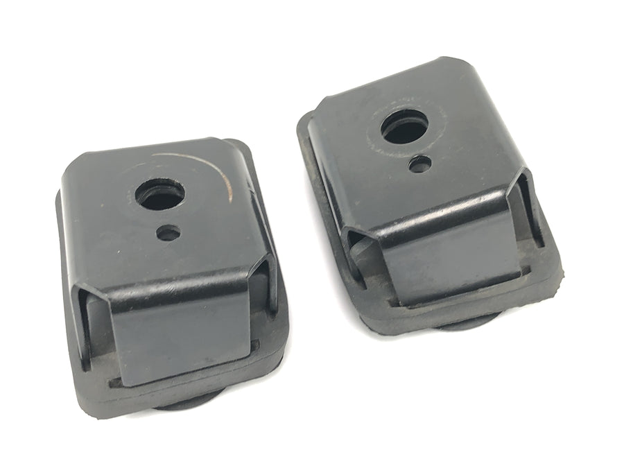TRIUMPH DAYTONA 955I T595 [1998] - Rear frame mount rubber bearing bracket mounting block