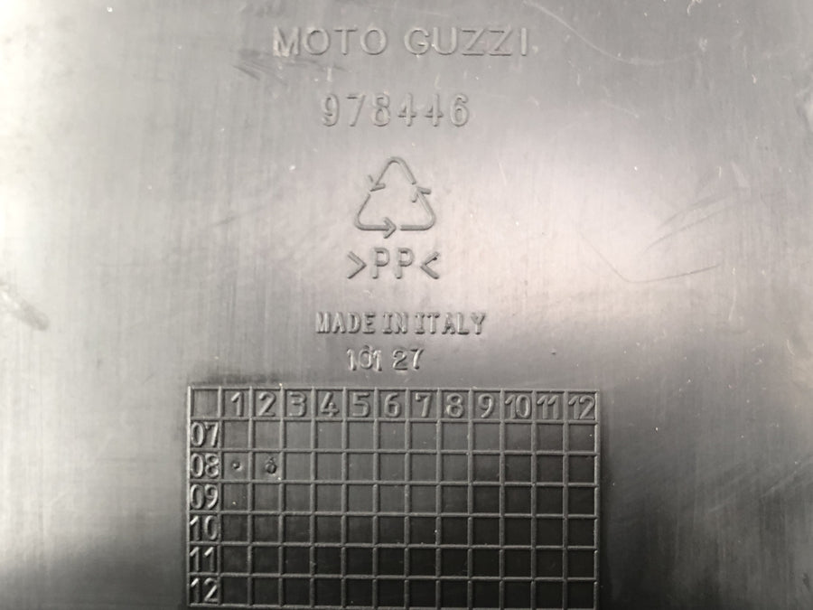Moto Guzzi Stelvio 1200 4V [2009] - Innenverkleidung Heckunterbau Spritzschutz