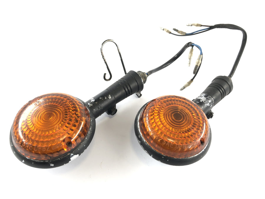 Yamaha V Max 1200 2we [1996] - turn signal at the back and right
