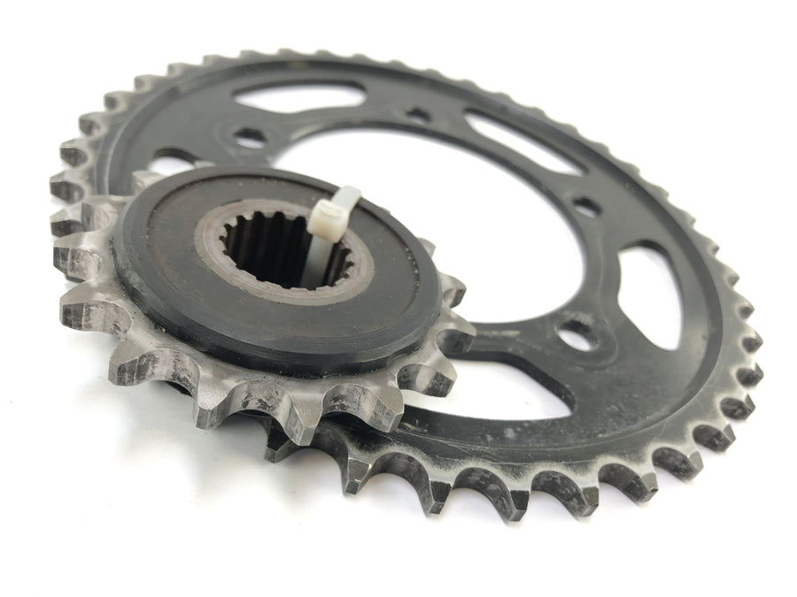 Aprilia RSV4 1000 [2010] - Pinion and chain wheel