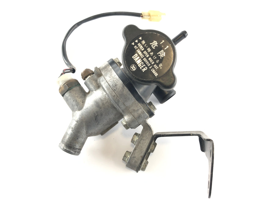 Suzuki GSX-R 1100 W GU75 C [1993] - Thermostat with housing and filler neck
