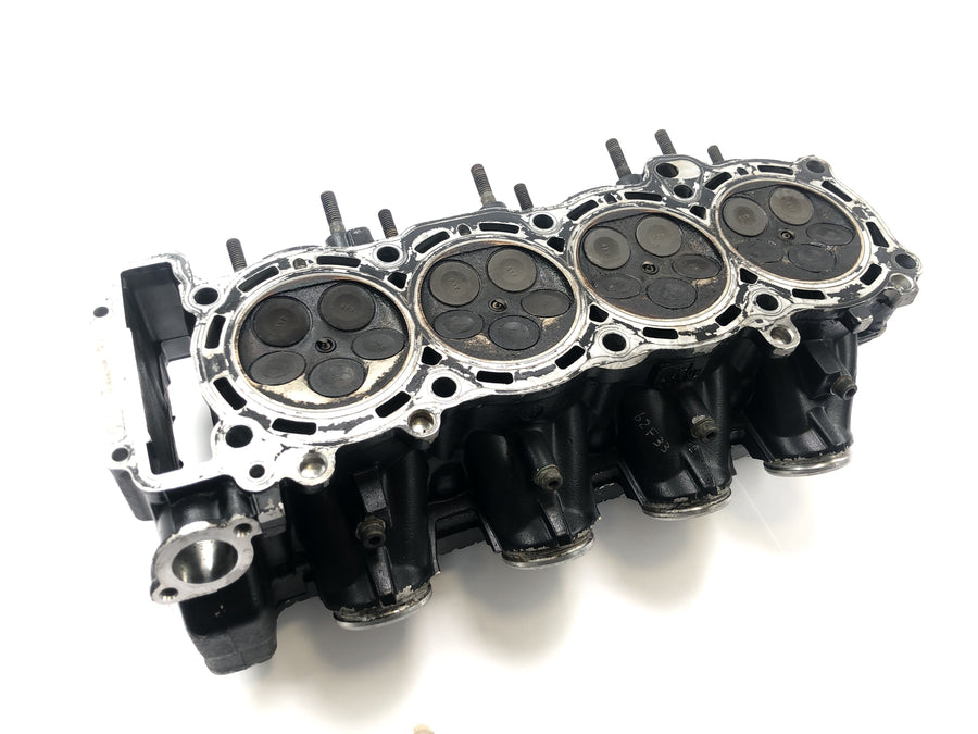 Yamaha YZF R1 RN04 [2001] - cylinder head valve train