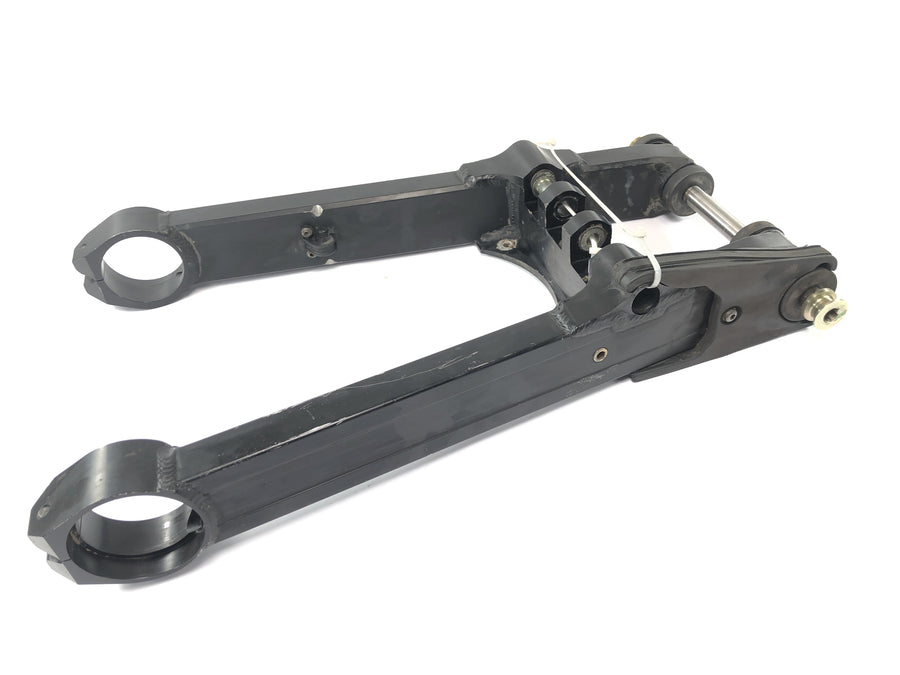 Triumph Daytona 900 T300 [1996] - Swing arm rear wheel swing arm