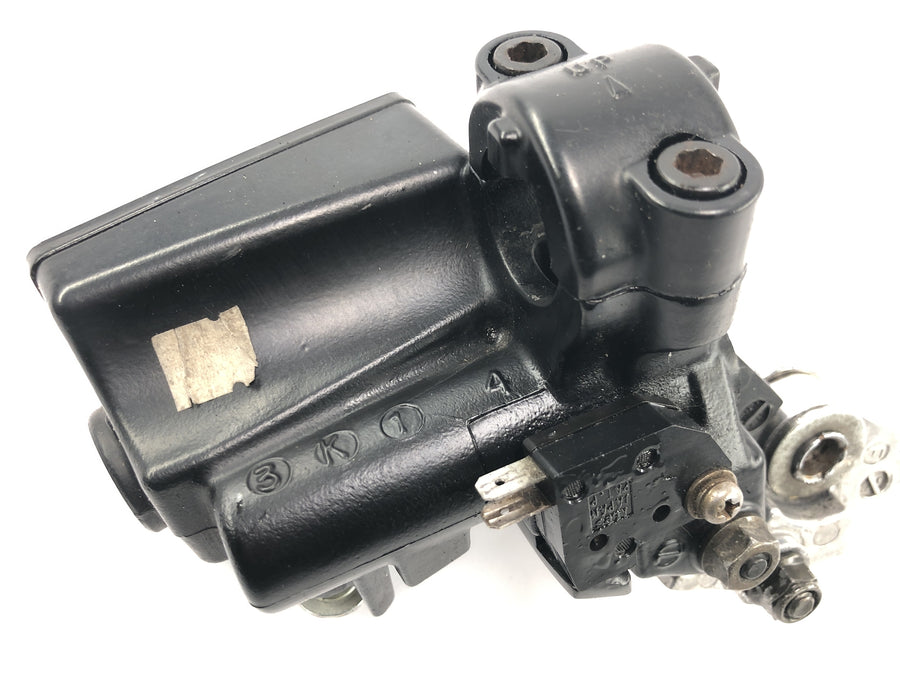 Kawasaki Zephyr 750 ZR750C [1994] - Voorrempompremcilinder