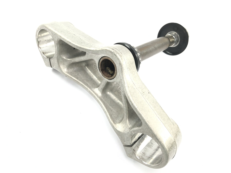 TRIUMPH DAYTONA 955I T595 [1998] - Lower fork clamp