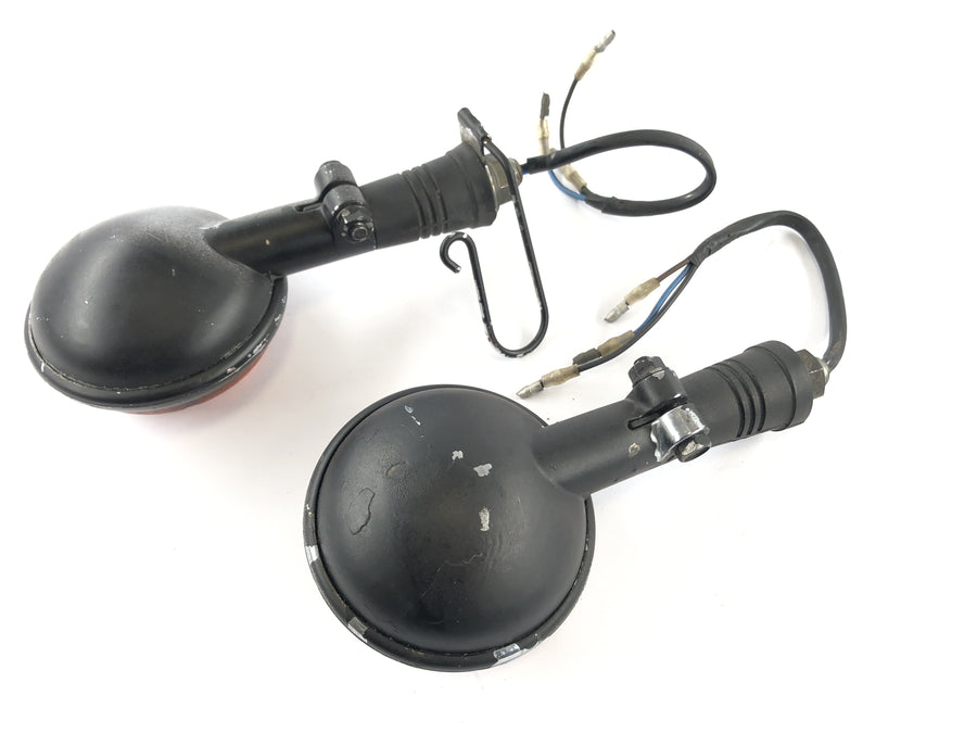 Yamaha V Max 1200 2we [1996] - turn signal at the back and right
