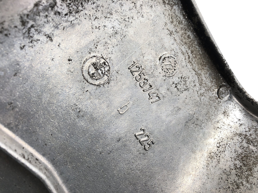 BMW R 60/5 [1973] - Air filter cover above engine cover