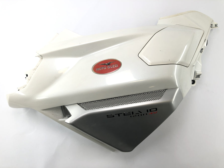 Moto GUZZI STELVIO 1200 4V [2009] - Side Cladeing aan de linkerkant opruimen