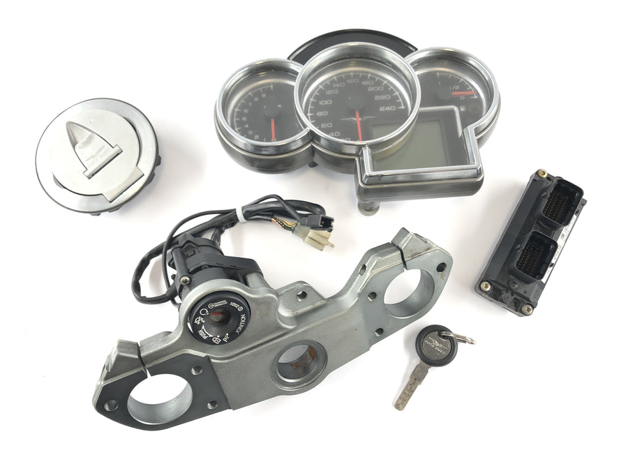 Moto Guzzi Norge 1200 [2006] - Tacho cockpit ontstekingsvergrendeling tank slot voor Gabelbrücke boven CDI