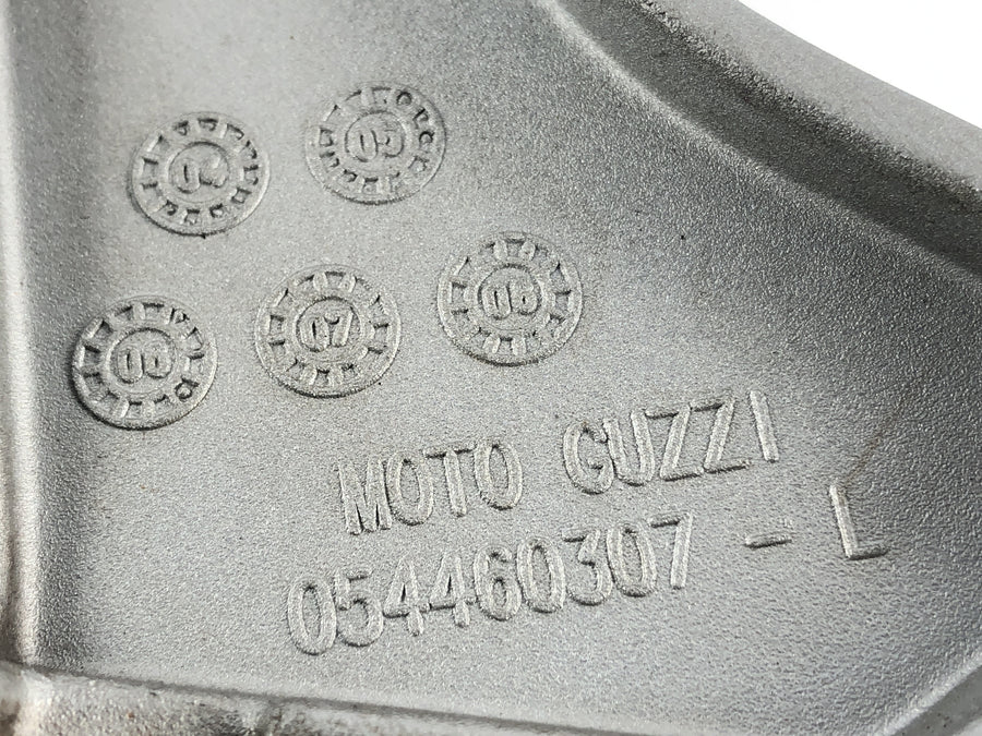 Moto GUZZI NORGE 1200 [2006] - Footstustelplaat links