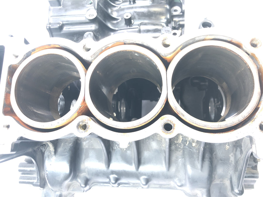 Triumph Tiger 955i 709EN [2003] - Motorblock Motorgehäuse Zylinderblock mit Kolben