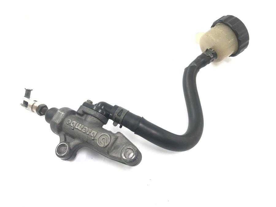 Yamaha YZF R1 RN01 [1998] - Brake pump behind