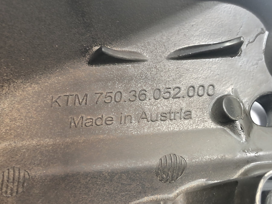KTM Duke 690 A3 [2012] - Valve cover engine cover