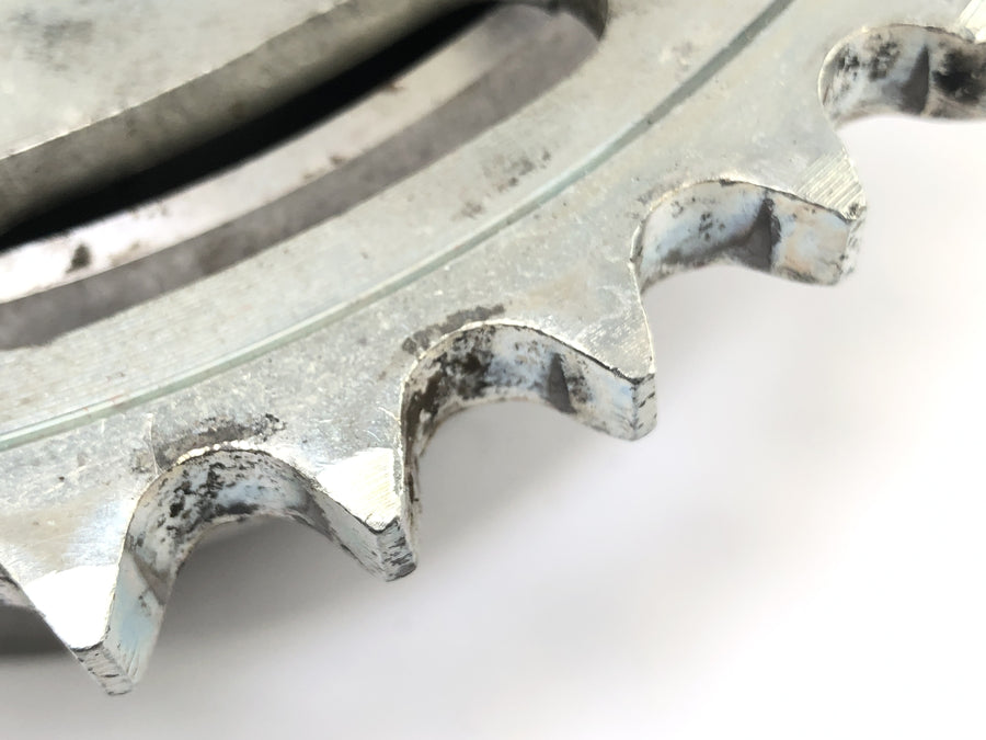 Kawasaki VN 800 Classic [2000] - Sprocket carrier with sprocket Z42