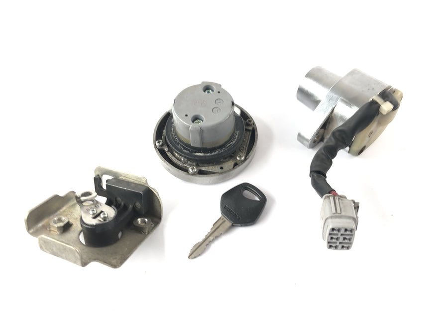 Suzuki VZ 1500 WVCU [2011] - Slotenset contactslot vergrendeling tankdop kit