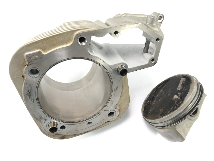 BMW R 1150 R R21 [2003] - cylinder with pistons on the left