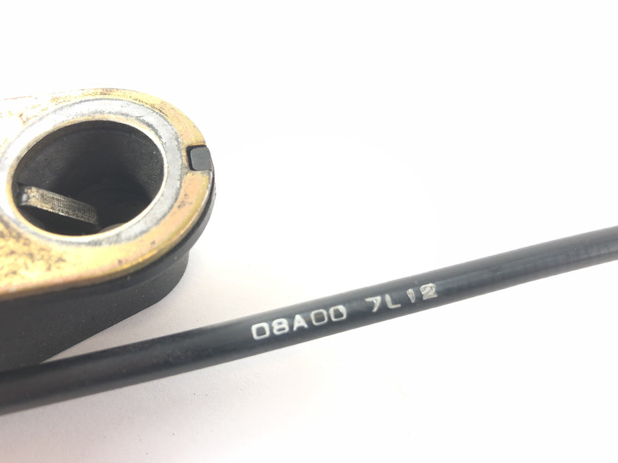 Suzuki Bandit 1200 GV75A [1998] - Seat lock