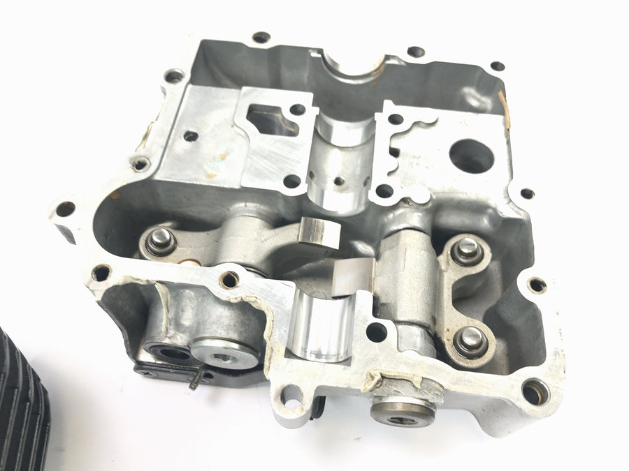 Suzuki Intruder VL 1500 AL [2000] - Cylinder head front valve train