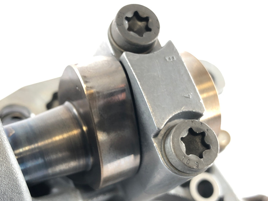 BMW R 1150 R R21 [2002] - CAMSHAFT -inzet met nokkenas aan de rechterkant