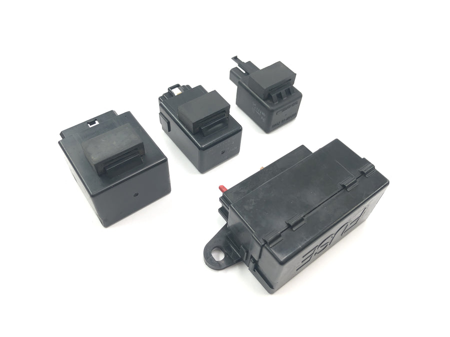 Yamaha XJR 1300 RP02 [1999] - Fuse box relay box fuse box