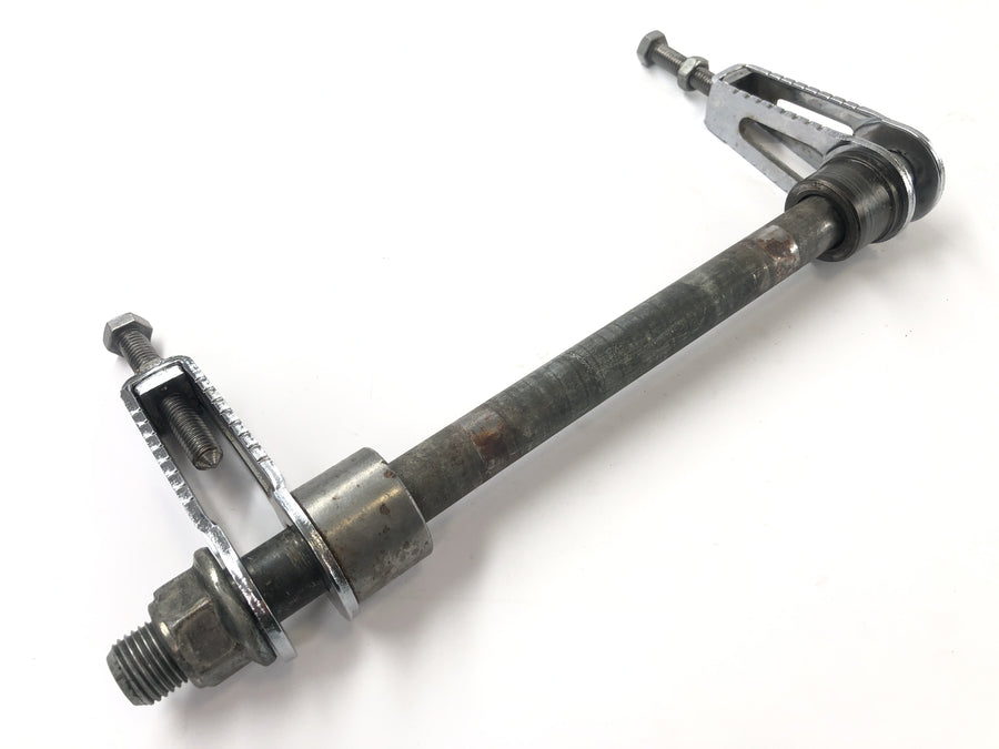 Honda XBR 500 PC15 [1989] - rear axle with chain tensioner