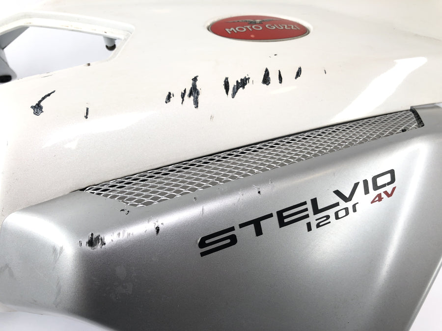 Moto GUZZI STELVIO 1200 4V [2009] - Overdekt zijgedeelte op het juiste verplaatsingsgedeelte