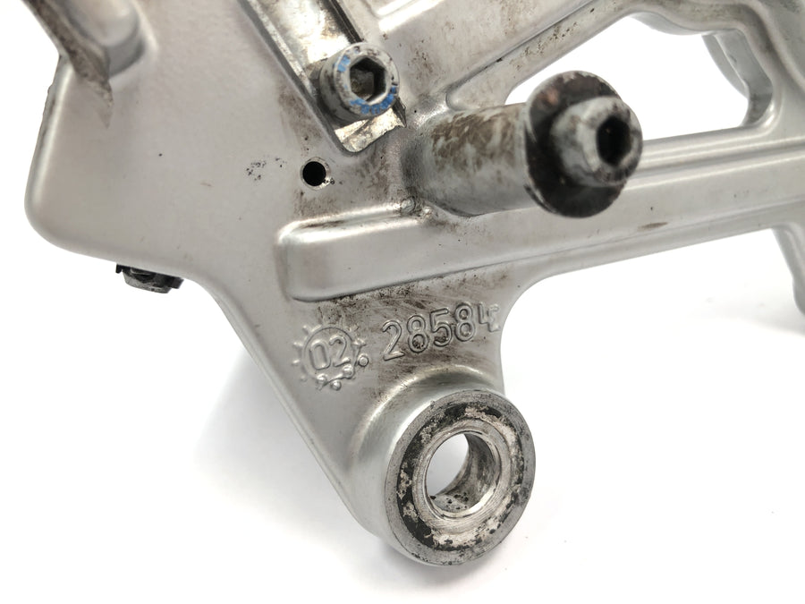 BMW R 1150 GS R21 [2002] - Driver's footrest, footrest holder, footrest mount on the right