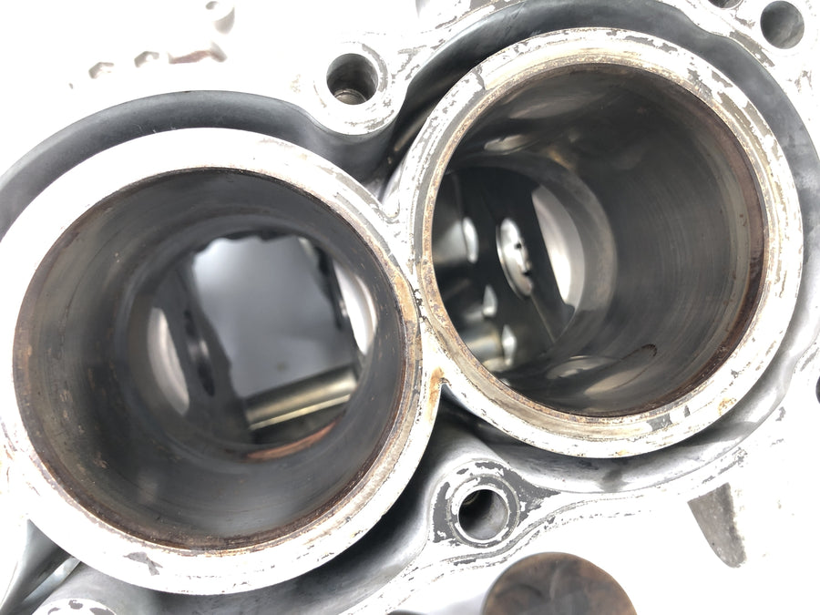 Honda CBR 900 RR SC28 [1994] - Motor housing with bush bushes and pistons