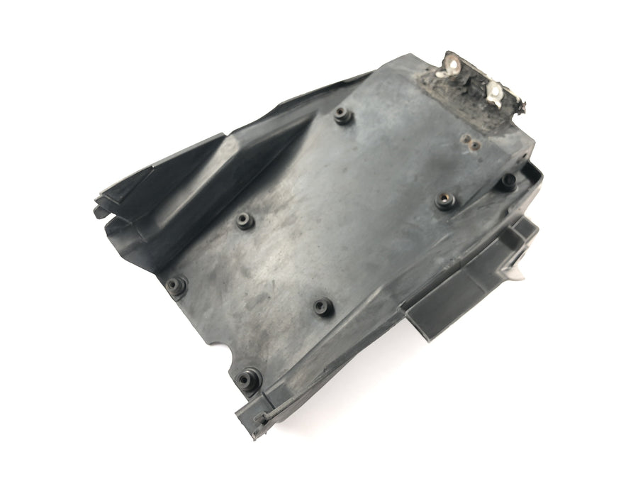 Kawasaki ZRX 1200 S ZRT20A [2001] - Rear inner panel, lower part, rear fender, taillight mount