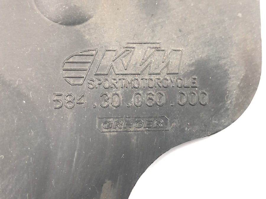 KTM 640 Adventure LC4 [2001] - sprocket cover engine cover