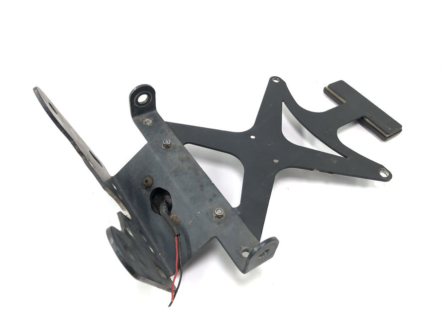 Yamaha YZF R1 RN09 [2003] - Characteristics holder holder license plate behind