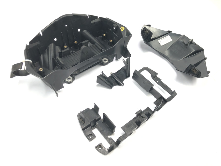 KTM RC 125 [2016] - Batteriekasten Aggregateträger Batteriefach mit Tankverkleidung vorne