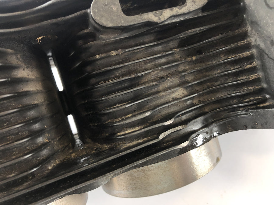 Suzuki Bandit 1200 GV75A [1998] - Cylinder with piston