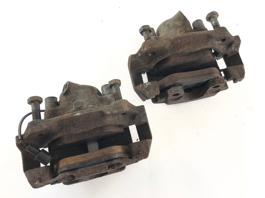 BMW M 535i E28 [1986] - Front brake caliper set pair