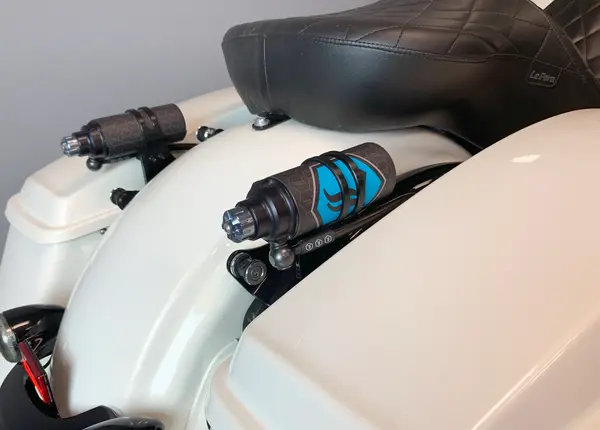 Harley-Davidson FLTRX 1923 Road Glide 117 [2026] - REVO ARC Remote Reservoir Außenbefestigung – Bild 8