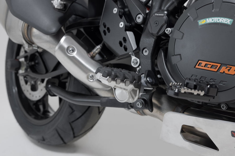 KTM 1390 Super Adventure R [2025-2026] - EVO Fußrasten-Kit – Bild 2