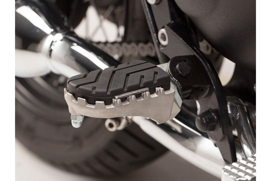 Triumph Bonneville 865 Black [2007] - ION Fußrasten-Kit – Bild 1