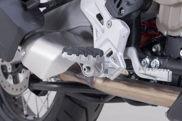 [SW-MOTECH] - EVO pair of footrests, version FRS.28.112.10000 – Figure 1