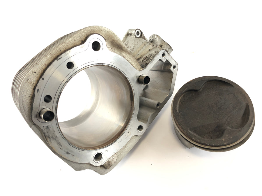 BMW R 1150 GS [2000] - cylinder with pistons on the right