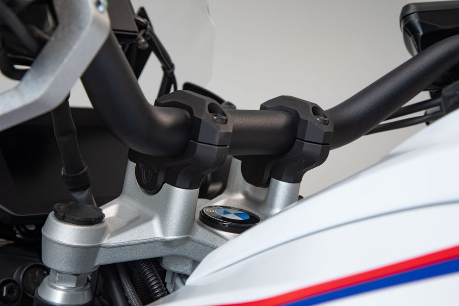 BMW R 1250 GS [2019-2024] - Lenkerverlegung 32 mm höher, 25 mm nach hinten, schwarz – Bild 1
