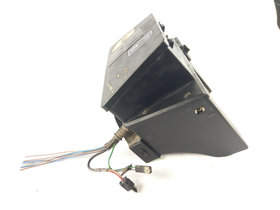 BMW R 1100 GS 259 ​​[1994] - Fuse box flap lock defective