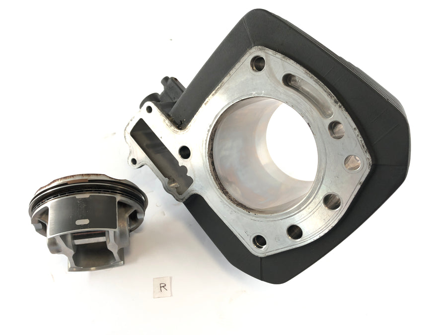 Moto Guzzi Stelvio 1200 8V [2011] - Cylinder with piston right