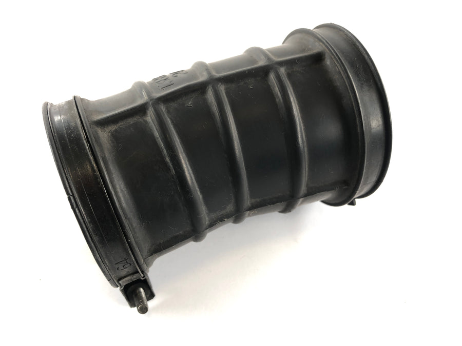 Suzuki LS 650 NP41B [1990] - Snorkel air filter box